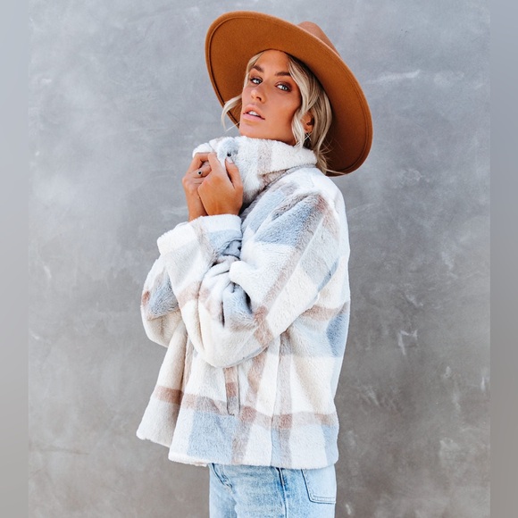 ACOA Winter's Tale Pocketed Plaid Faux Fur Jacket - Picture 5 of 13